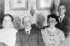 leo-frank-family-photo